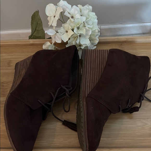 Rich Brown Dr. Scholls Be Energized Suede Lace-Up Ankle Booties - Picture 3 of 6